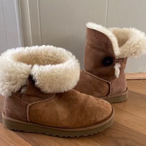 Ugg boots, brown, size 8